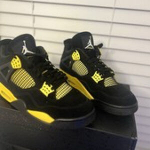 Size 13 - Jordan 4 Retro Mid Thunder